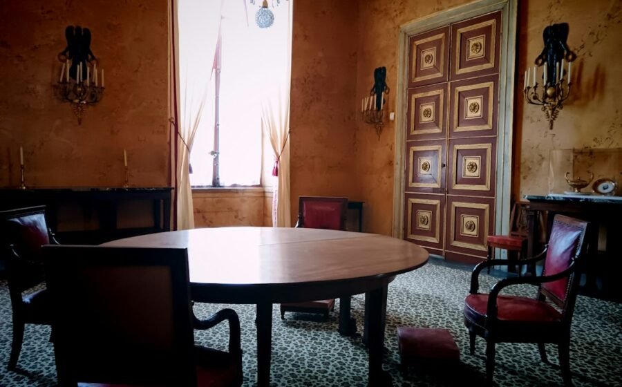 Historic meeting room illustrating eighteenth-century secret societies, not an Illuminati meeting