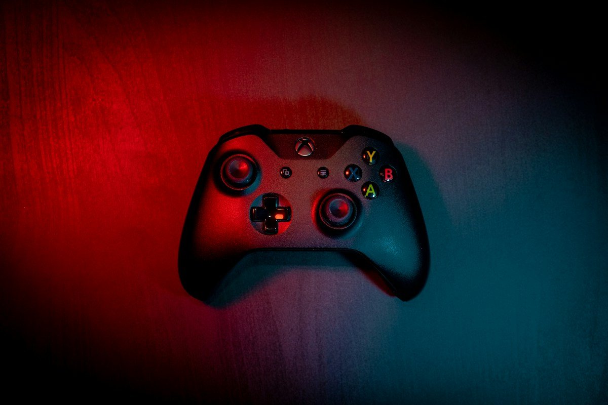 Illustrative photograph of an Xbox controller, accompanying reporting on Microsoft's Project Helix operating system plans; this is not unreleased Helix hardware